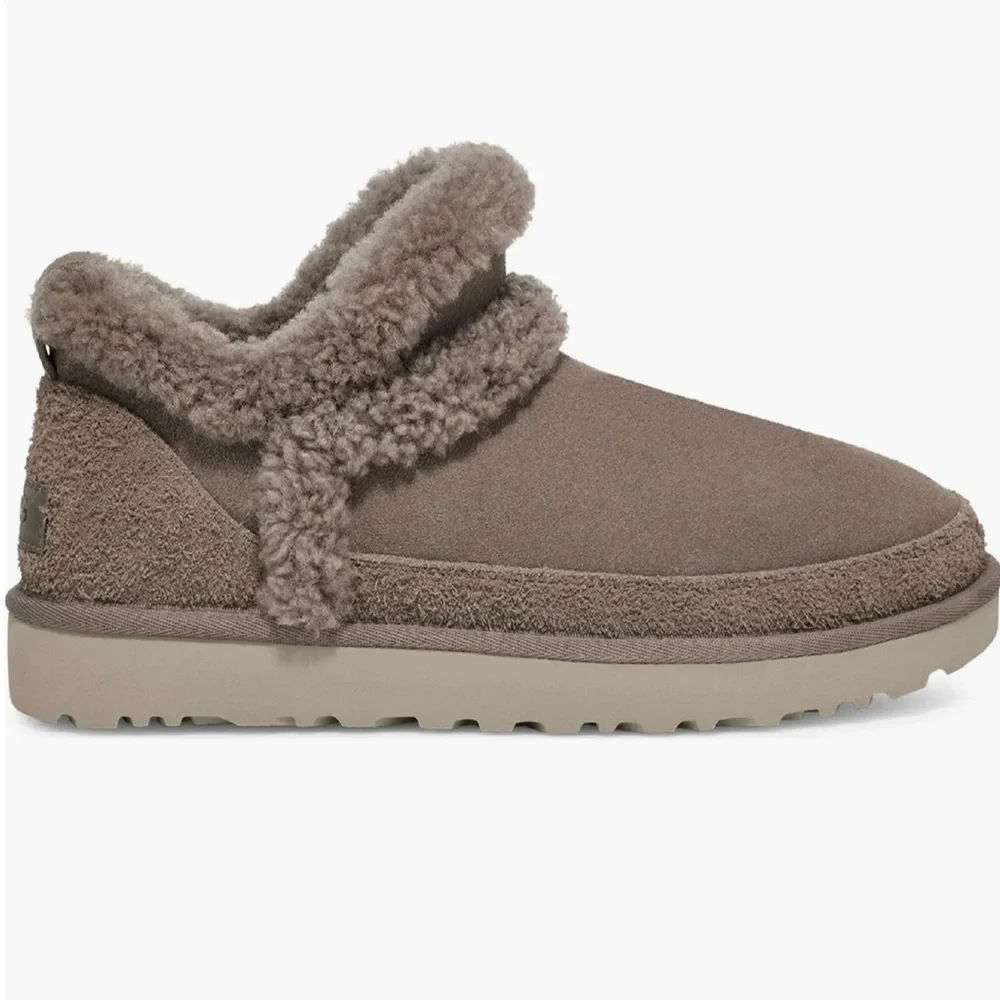 UGG Classic Ultra Mini Spillseam Genuine Shearling Bootie (Women) - Picture 3 of 7